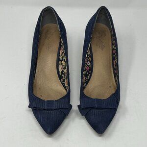 Seychelles women's Apostophe blue corduroy kitten heel pumps 11 shoes bow